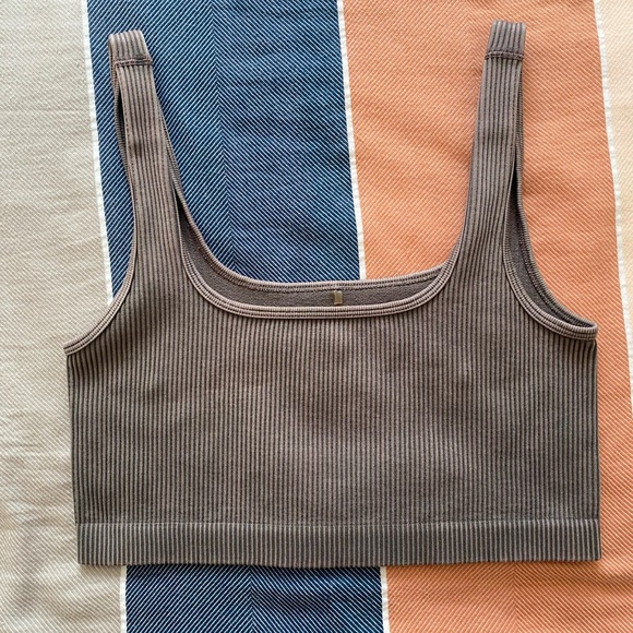 Tops for Dynamite - Picture 3 of 5